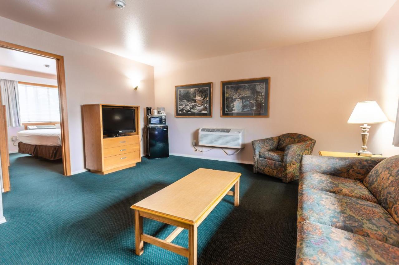 Rivertree Inn & Suites Clarkston Esterno foto